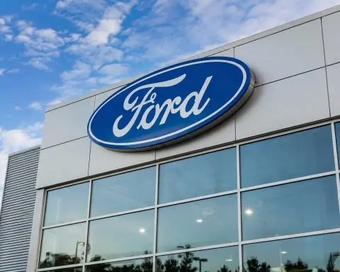 Ford Shares Slide as F-150 Aluminum Constraint Eases