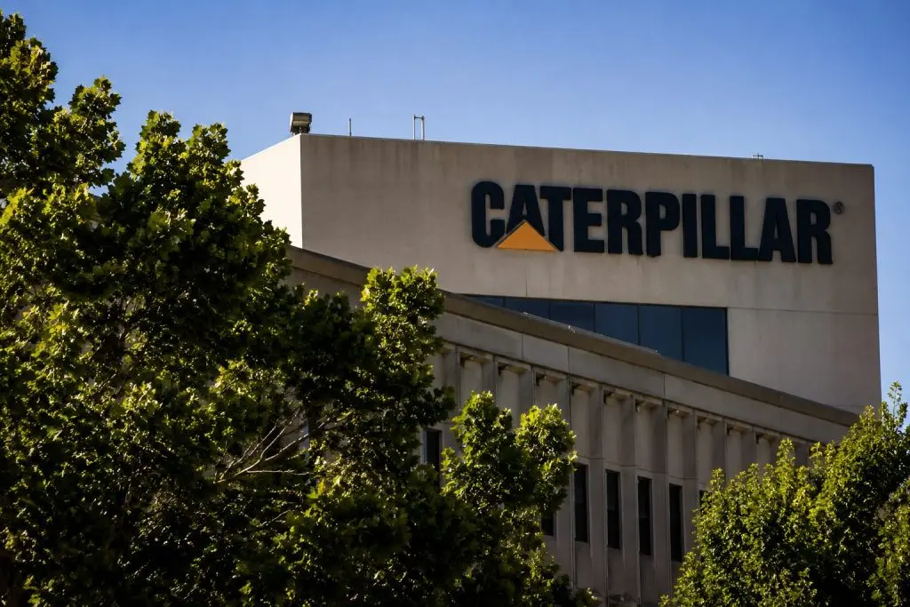 Caterpillar Slips, Drags Down Dow as AI Rally Gets Tested