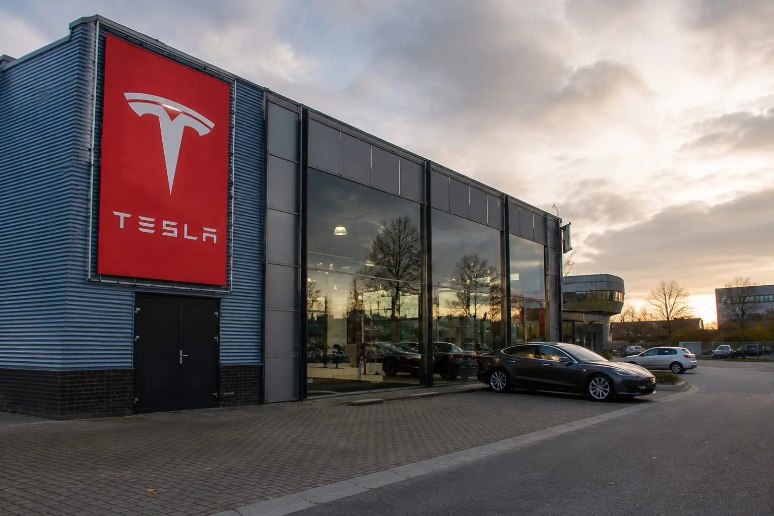 Tesla Shares Bounce After Belgium FSD Approval Puts Eyes Back on Europe Autonomy