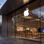 Apple Stock Attempts Bounce After Siri AI Drop as Investors Weigh Upgrades