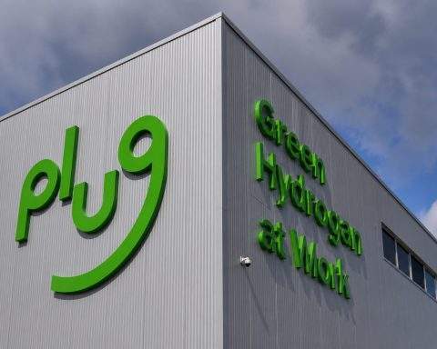 Plug Power Dips After Annual Meeting Raises Profit Target Questions