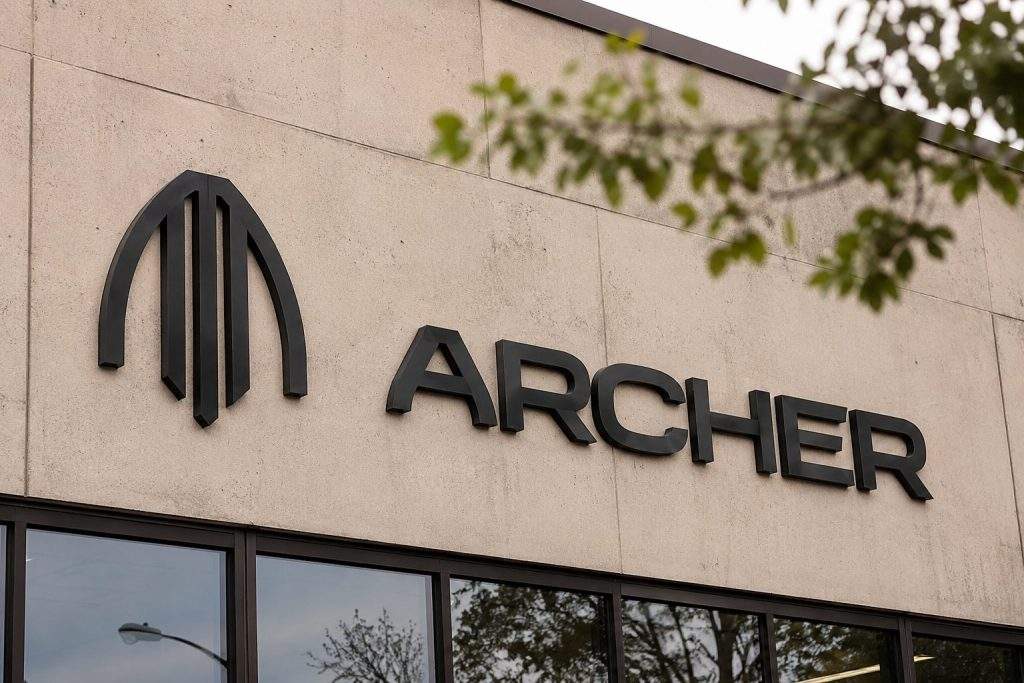 Archer Aviation Holds Close to $5 as ARK Cuts ACHR Stake