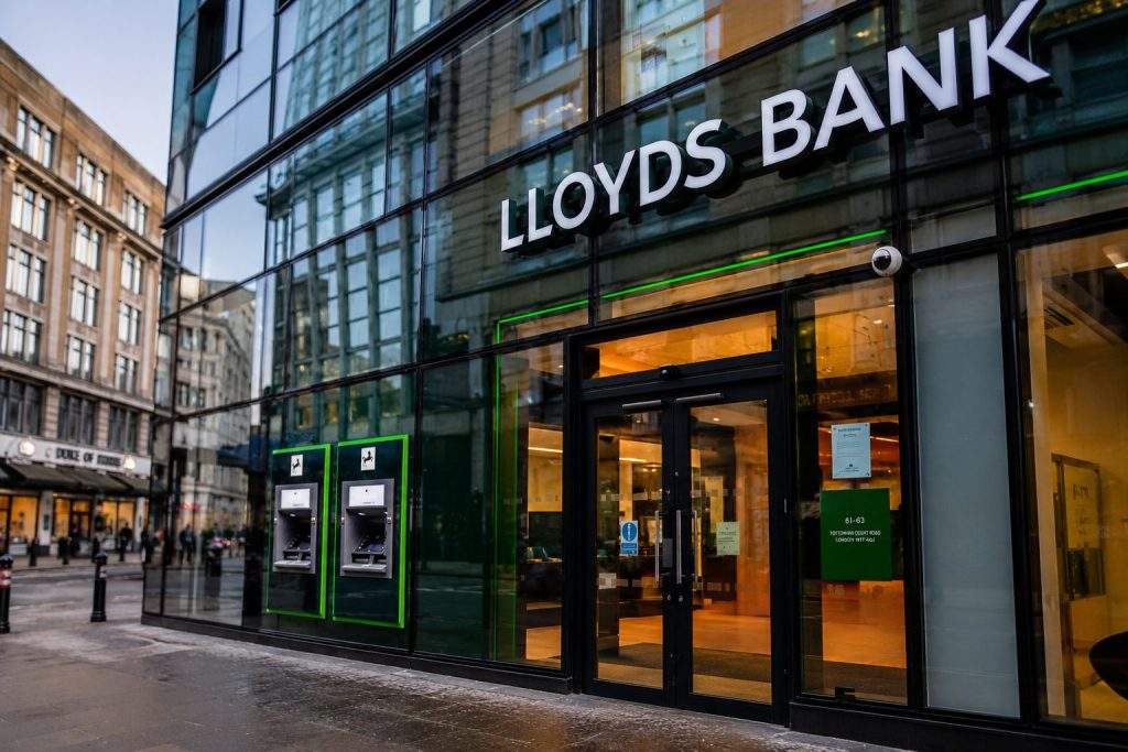 Lloyds shares gain about 1% as investors weigh buybacks, branch cuts, car finance risk