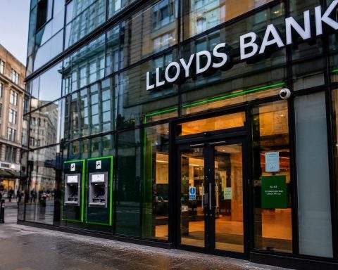 Lloyds shares gain about 1% as investors weigh buybacks, branch cuts, car finance risk