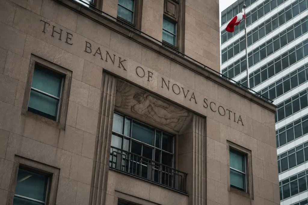 Bank of Nova Scotia Hits 52-Week High; TSX Bounces Back
