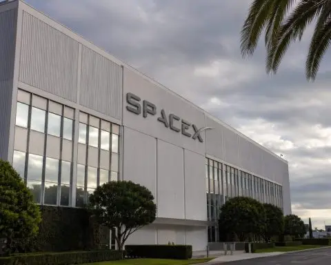 SpaceX lands $75 billion IPO at $135 a share