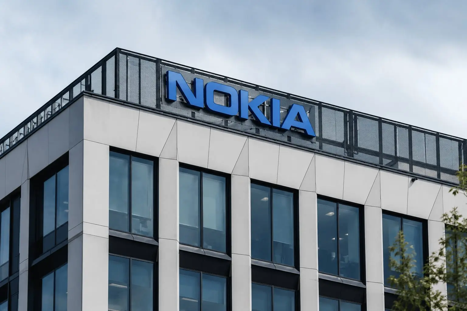 Nokia shares climb 6% in Helsinki after AI network update; ADR gains too
