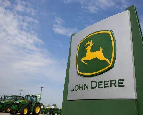 Deere’s $99 million right-to-repair agreement passes major step for farmers