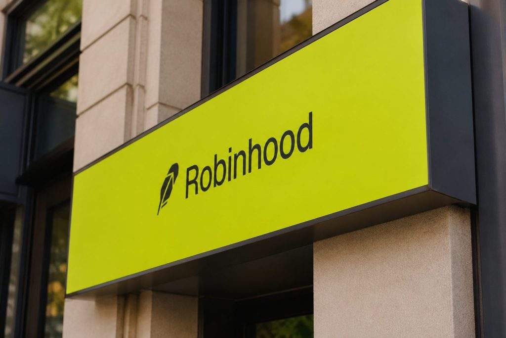 Robinhood Hovers Around $92 With SpaceX Trade Buzz in Focus