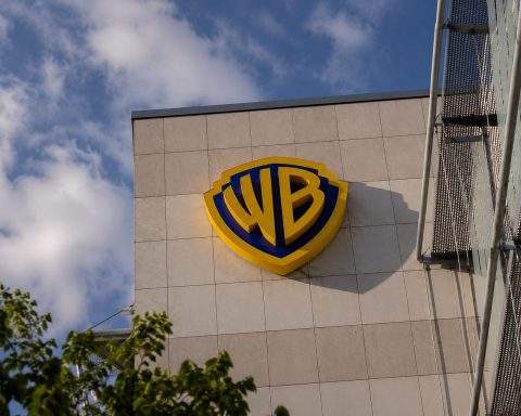 Warner Bros. Discovery Stock Holds Below $31 Deal Price After DOJ Clears Paramount Merger