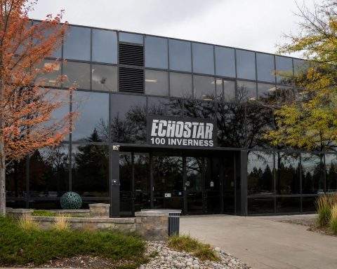 EchoStar Dips as SpaceX IPO Makes SATS a Hotter Risk Bet