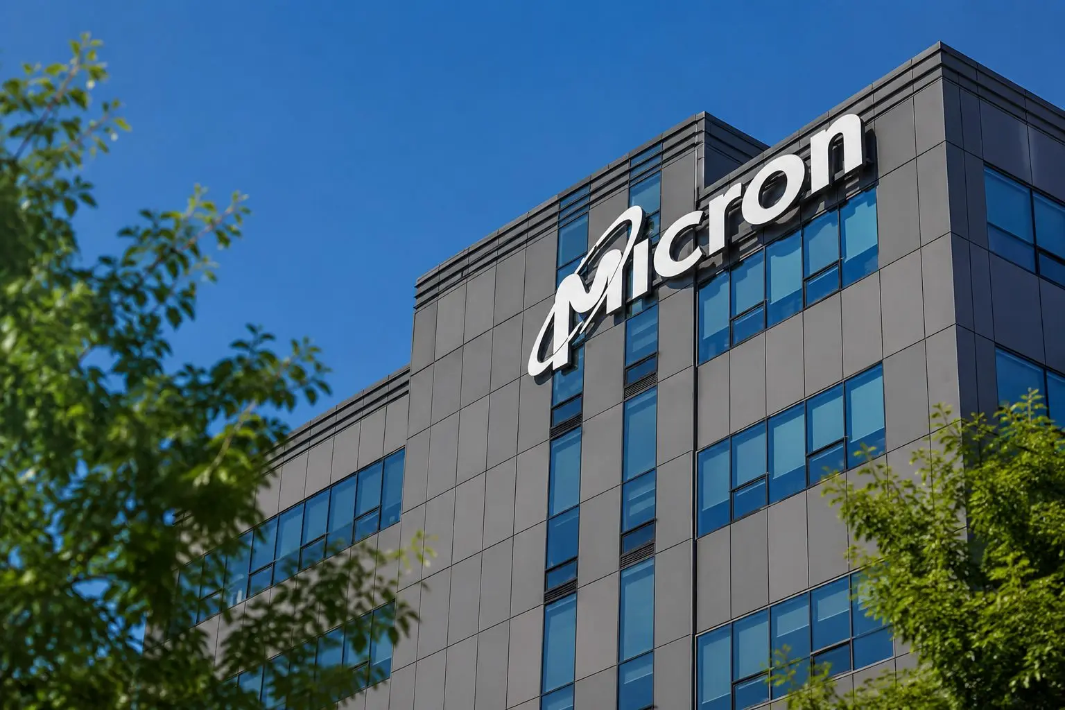 Micron Shares Drop Under $1,000 on AI Memory Surge and Earnings Concerns