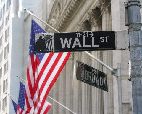 Fed, Oil Prices, and SpaceX Draw Attention Prior to Tuesday’s Open
