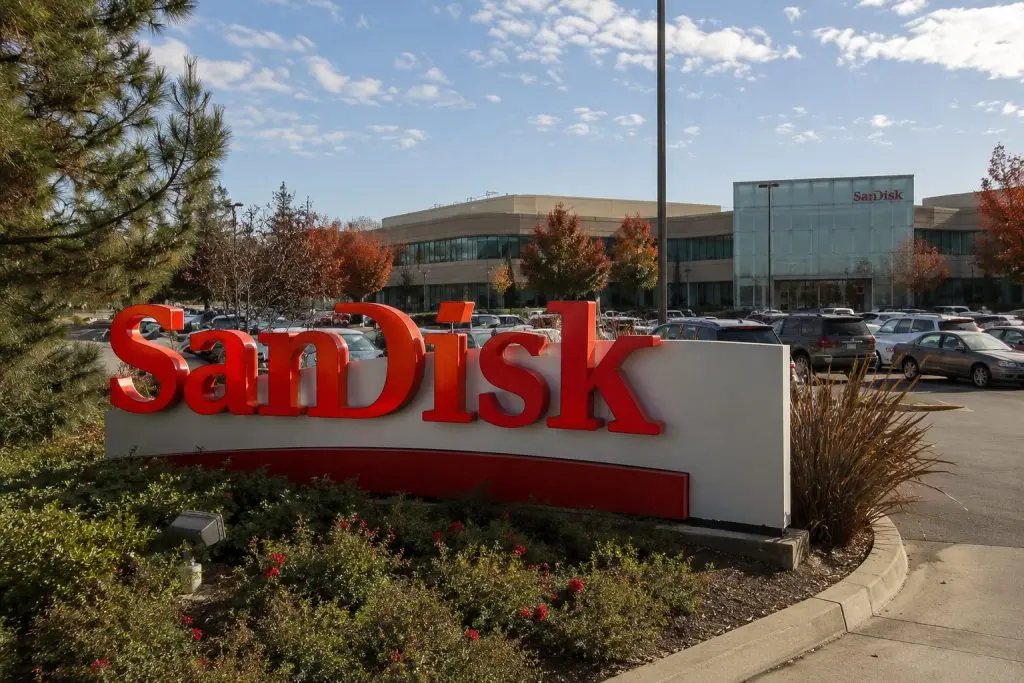SanDisk Pushes Close to $2,000 While AI Memory Boom Tests Market Nerves