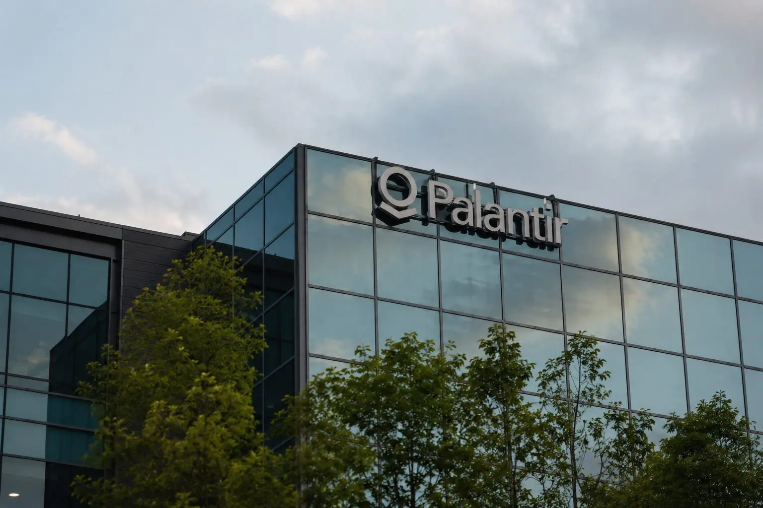 Palantir Faces AI Trader Test as Stock Rally Draws Bulls