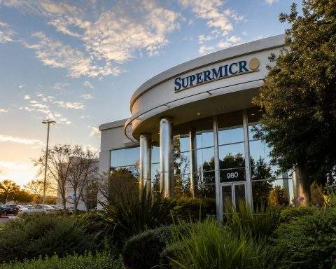 Super Micro trades around $31 after AI deal wraps up