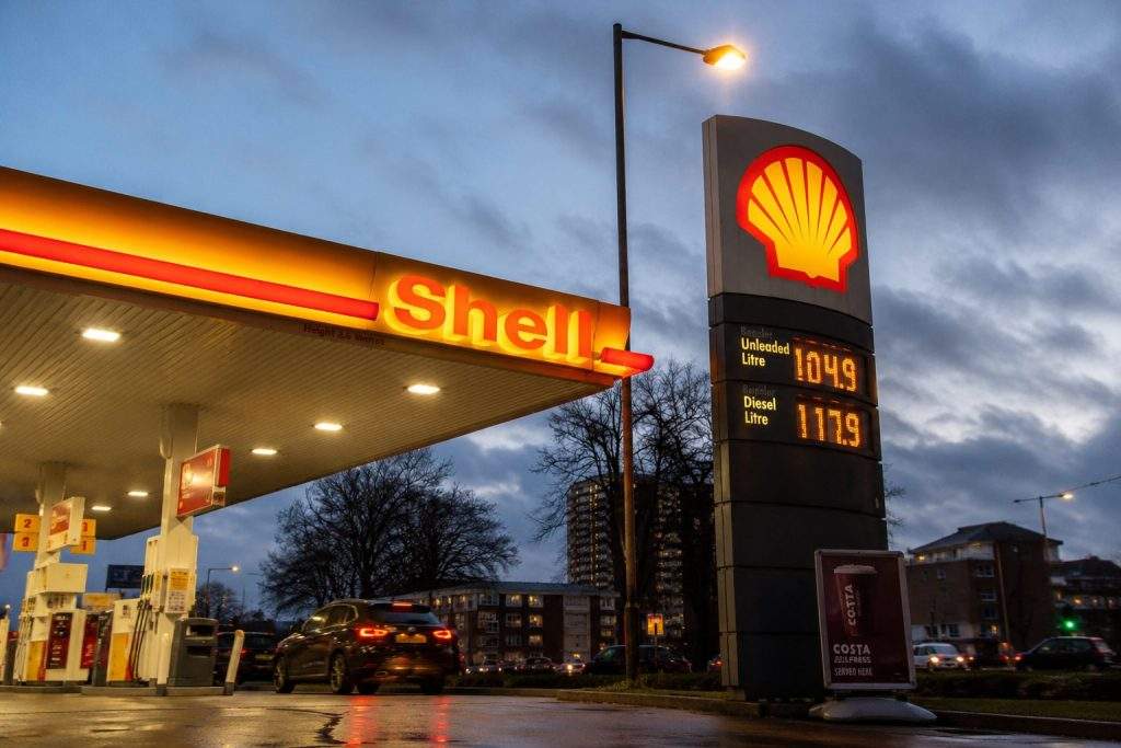 Shell Drops After Oil Slides and Buyback Halt Hits Sentiment
