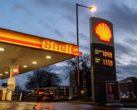 Shell Drops After Oil Slides and Buyback Halt Hits Sentiment