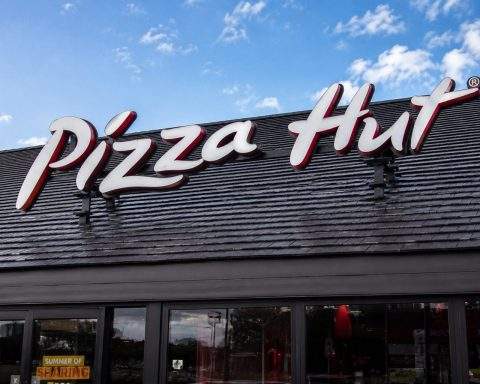 Yum Brands Sells Pizza Hut in $2.7 Billion Deal