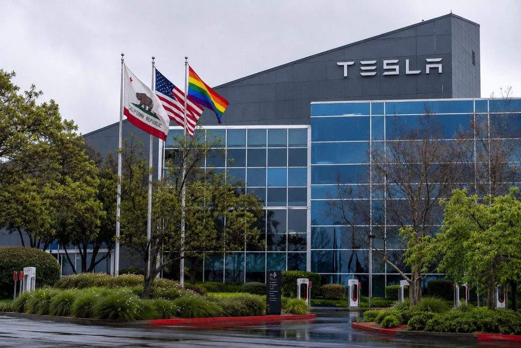 Tesla Stock Slips as SpaceX Rally and FSD Scrutiny Test the AI Bull Case