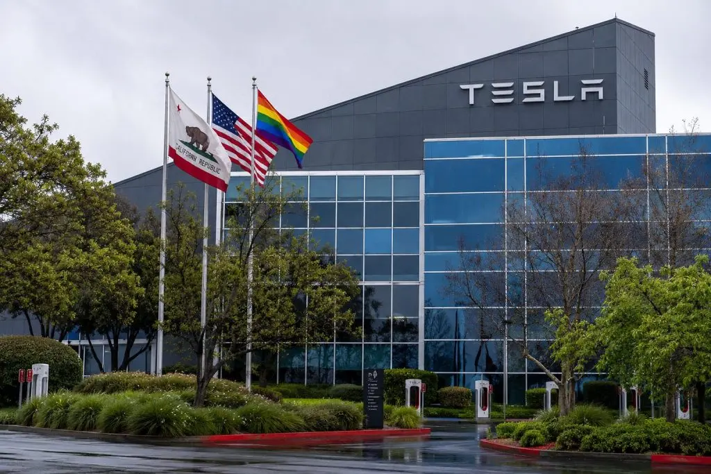 Tesla Stock Slips as SpaceX Rally and FSD Scrutiny Test the AI Bull Case