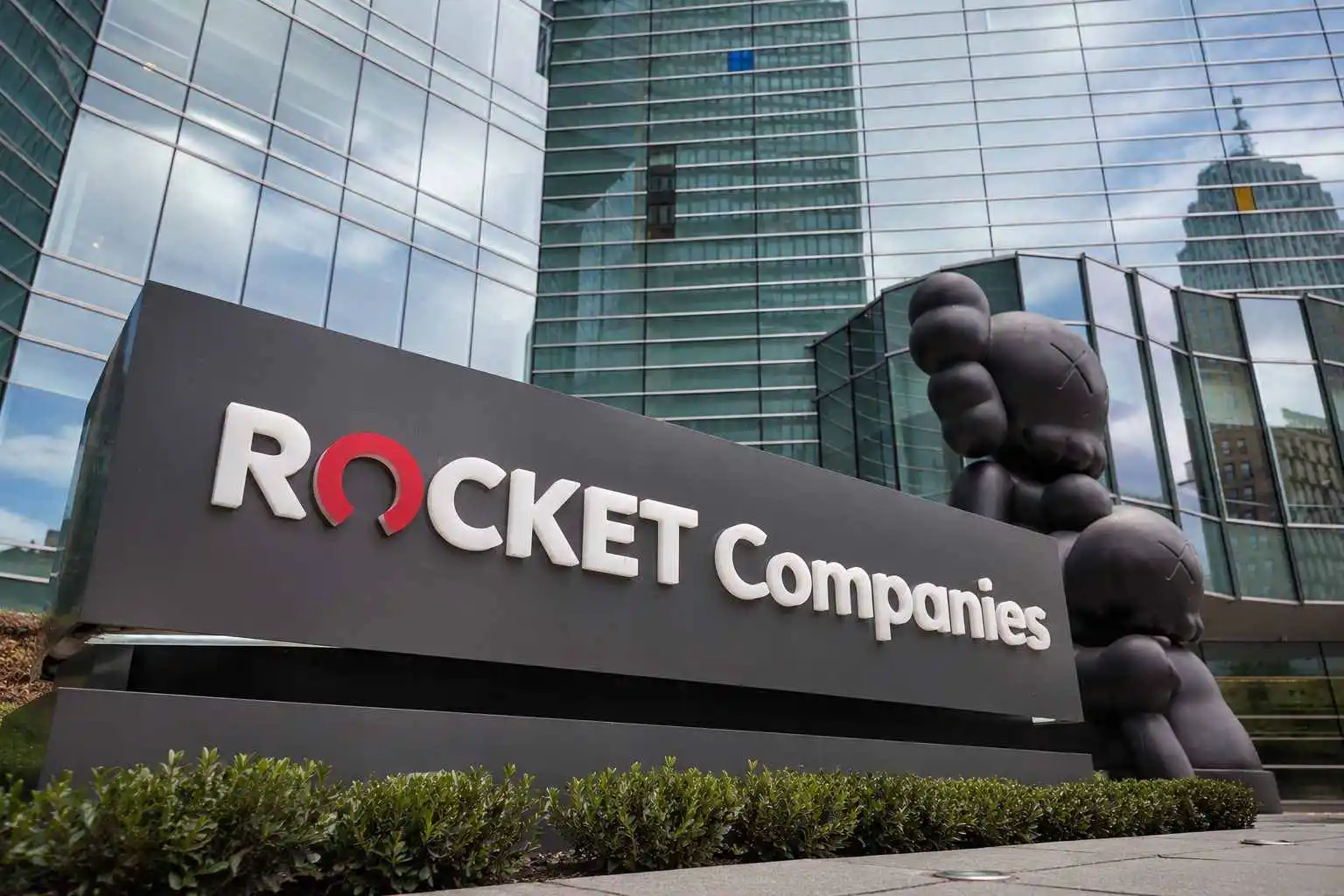 Rocket Companies steady at $14 as BTIG downgrades, firm refinances debt