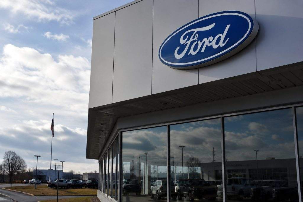 Ford Motor Company (NYSE:F) stock trails market as quality win meets recall drag