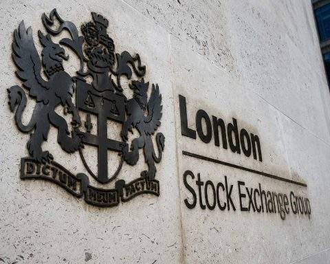 FTSE 100 Bounces with EasyJet Bid Pushing UK Stocks Into Spotlight