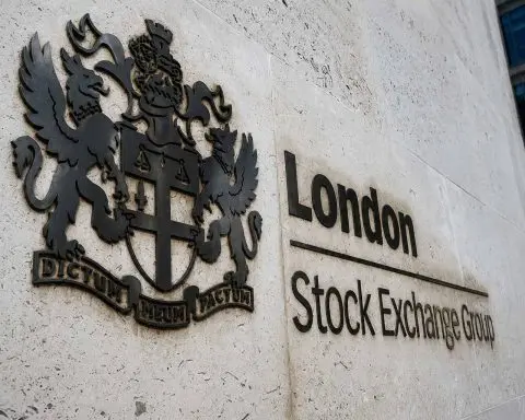 FTSE 100 Bounces with EasyJet Bid Pushing UK Stocks Into Spotlight