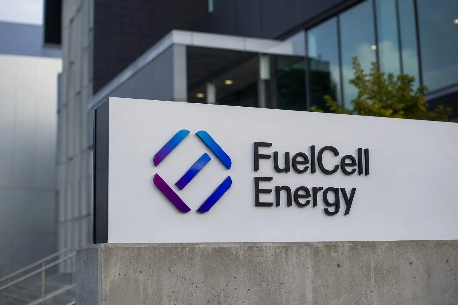 FuelCell Energy pops as traders move in on AI-driven data center story