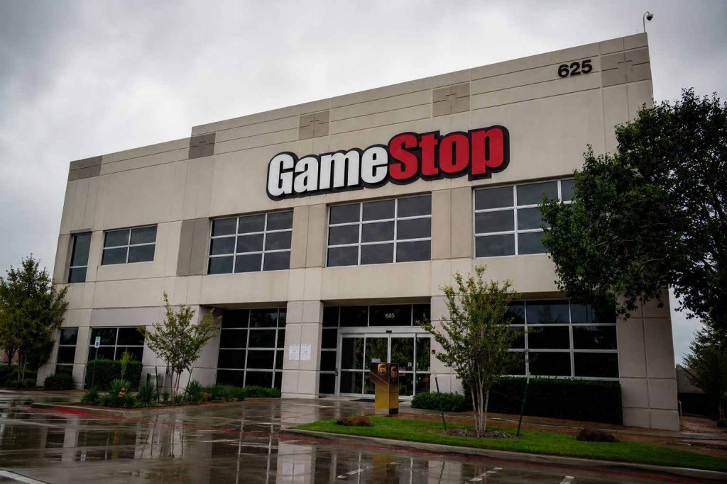 GameStop (NYSE:GME) holds close to cash levels after company guides for $600 million in EBITDA