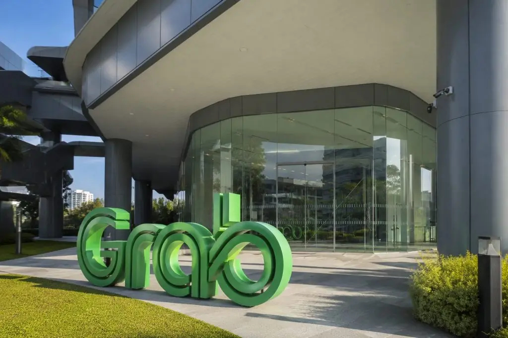 Grab inches up in early Singapore trade while Nasdaq moves lower; Form 144, Superbank steps ahead