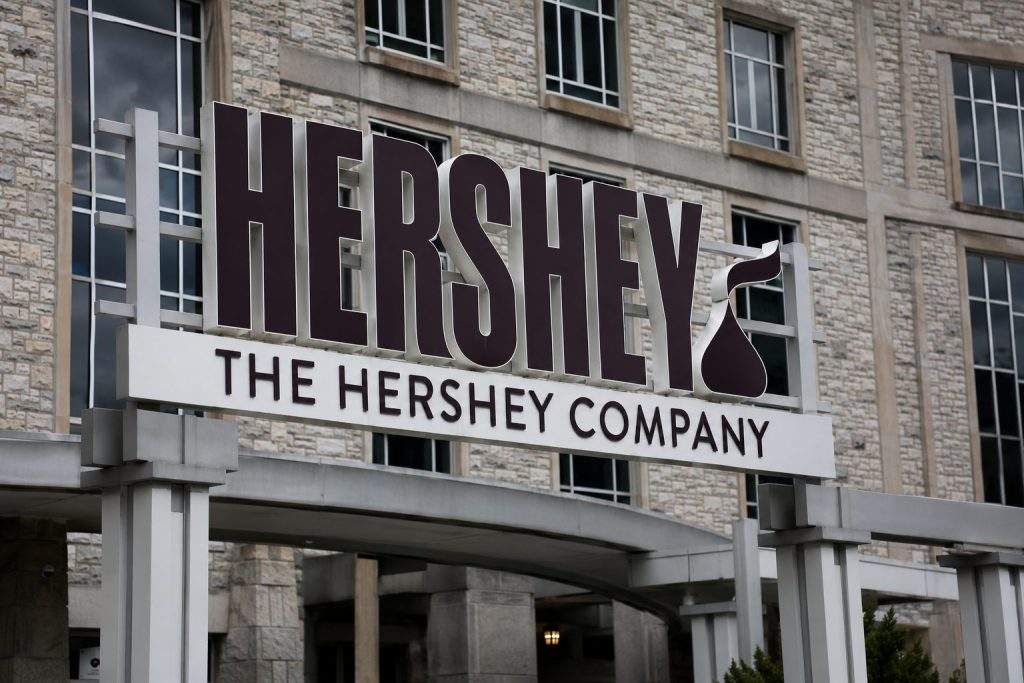 Hershey gains $1.7 billion as cocoa risk leaves HSY valuation gap