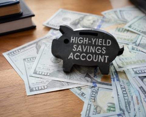 High-yield savings rates reveal $4,500 drag for uninvested cash