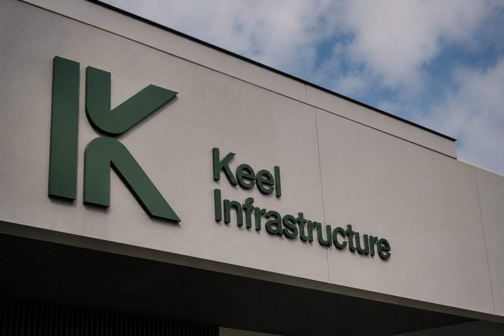 Keel Slides After AI Data Center Run-Up; Power Bottleneck in Focus