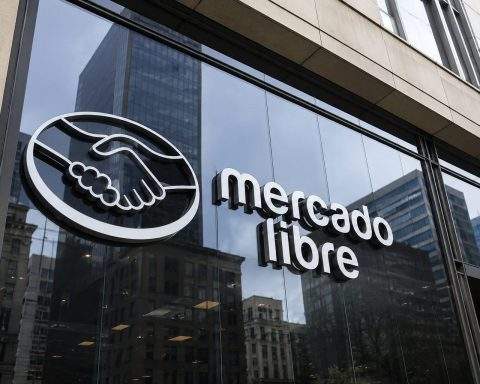 MercadoLibre stock gains 2.9% as week starts, investors look at MELI growth spend