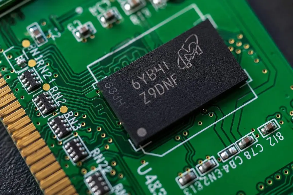 Micron, Qualcomm lift chip stocks after hours as Nasdaq slips