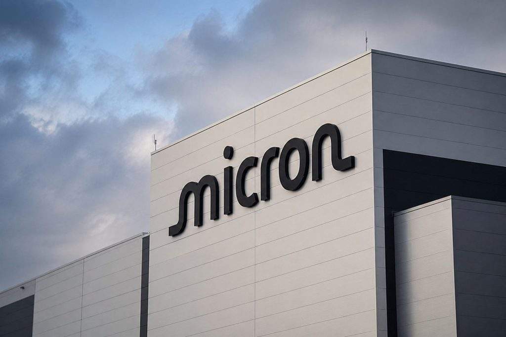Micron Moves Higher With Traders Focused on AI Memory, Earnings Ahead
