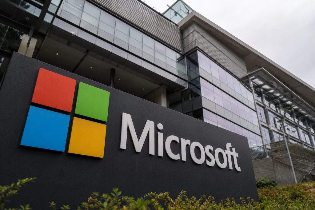 Microsoft slips 2.9% this holiday-shortened week as traders question cloud capacity
