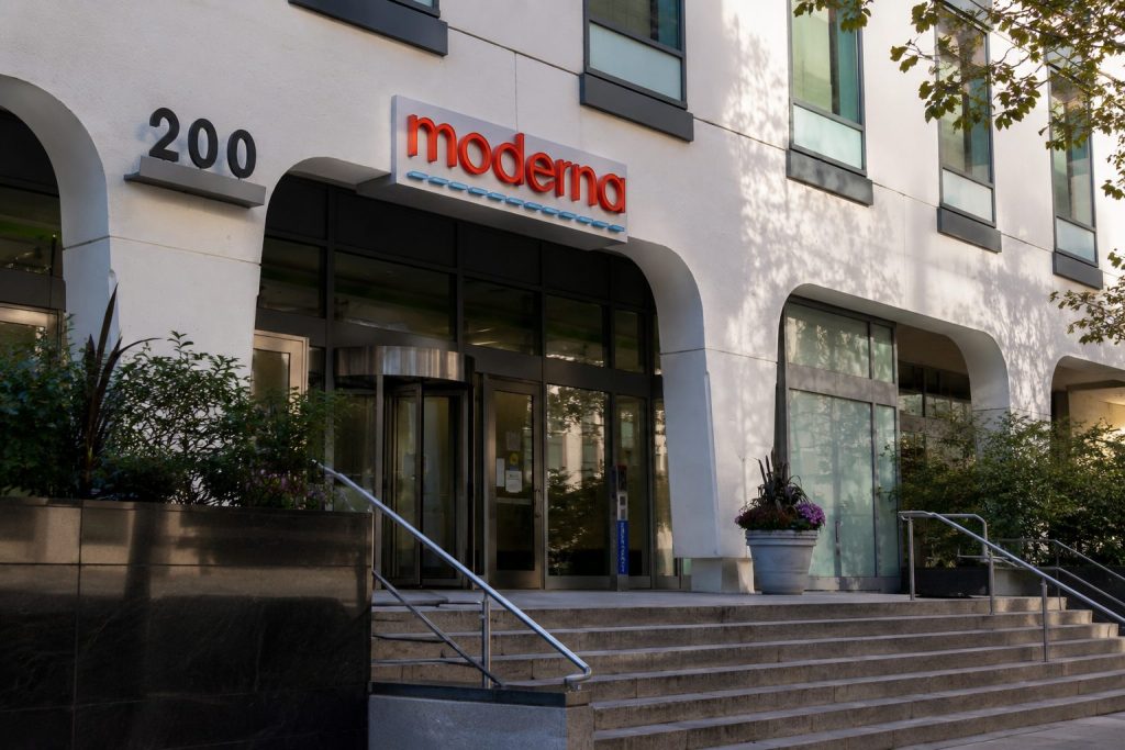 Moderna (NASDAQ:MRNA) gains $3.3 billion after CAR-T update