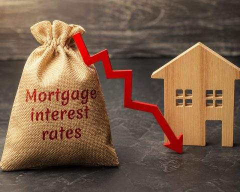 Mortgage rates fall to 6.47% as Iran deal relief meets Fed, Hormuz risks