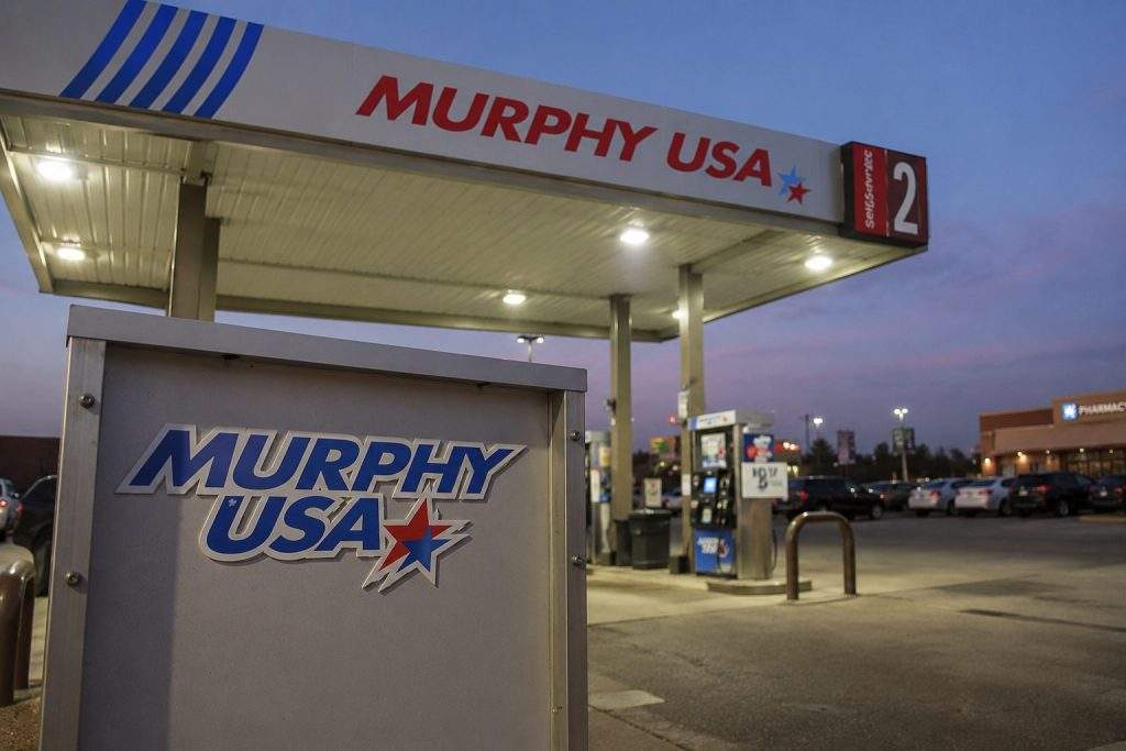 Murphy USA Shares Spike 10% After Casey’s Margin Surge Rattles Gas Station Sector