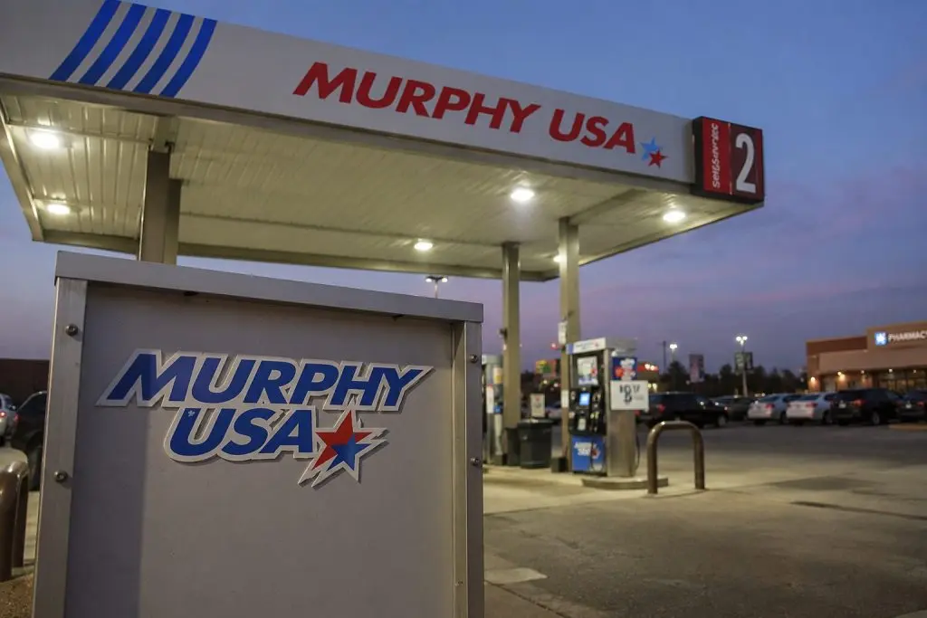 Murphy USA Shares Spike 10% After Casey’s Margin Surge Rattles Gas Station Sector