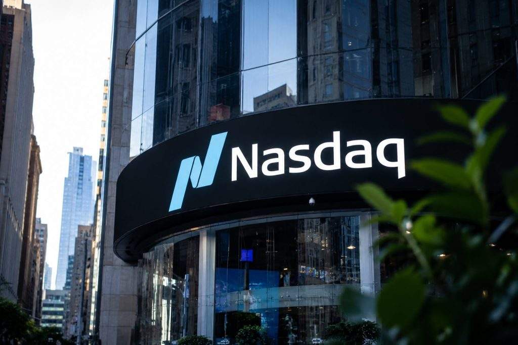 Chip Rally Breaks as Nasdaq Faces Tight Labor Market