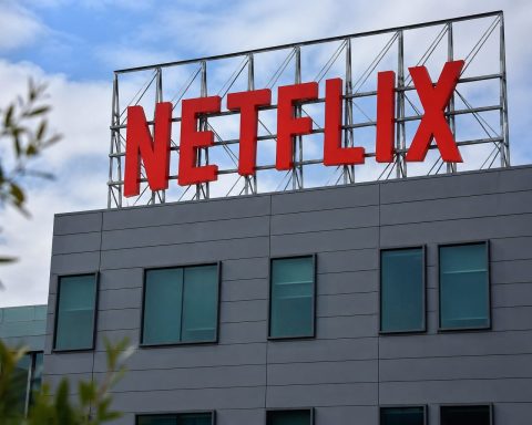 Netflix (NASDAQ:NFLX) rebound leaves $175 billion Wall Street divide