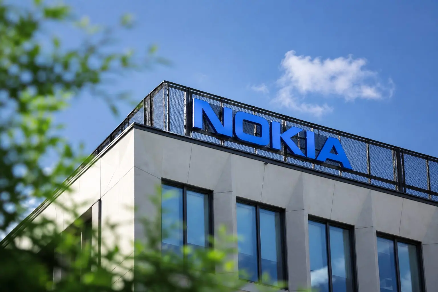 Nokia Oyj (HEL:NOKIA, NYSE:NOK) slips heading into Q2; AI-optical momentum pressured