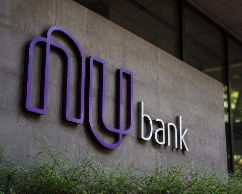 Nu Holdings Stock Moves Higher, Investors Weigh $1 Billion Buyback Impact