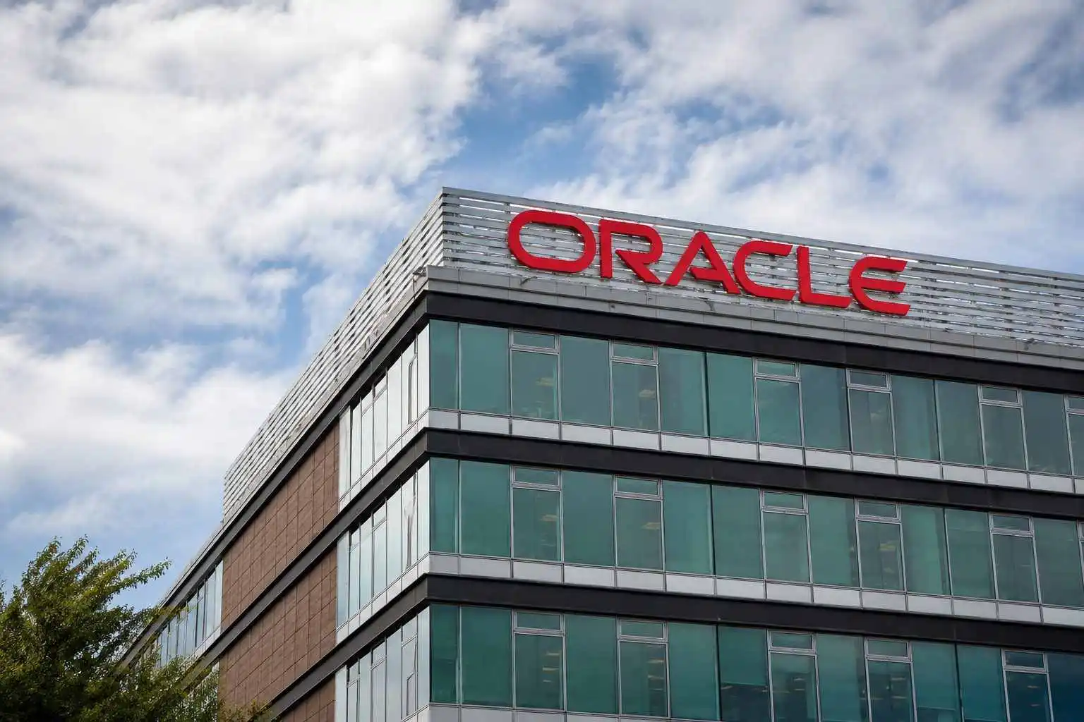 Oracle (NYSE:ORCL) shares down as AI layoffs put focus on cloud spending