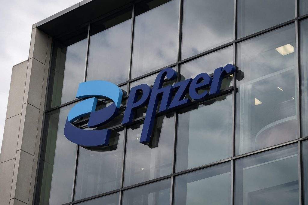 Pfizer (NYSE:PFE) stock pinned near CFO-exit selloff as investors wait for proof on growth