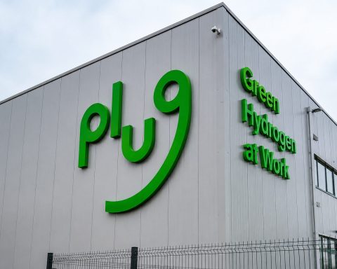 Plug Power (NASDAQ:PLUG) stock heads into June 30 cash deadline after shares fall five days